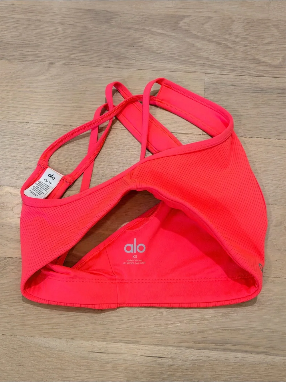 Alo Yoga Airlift Ribbed Jump Start V-Neck Bra in Fluorescent Pink Coral, size XS
